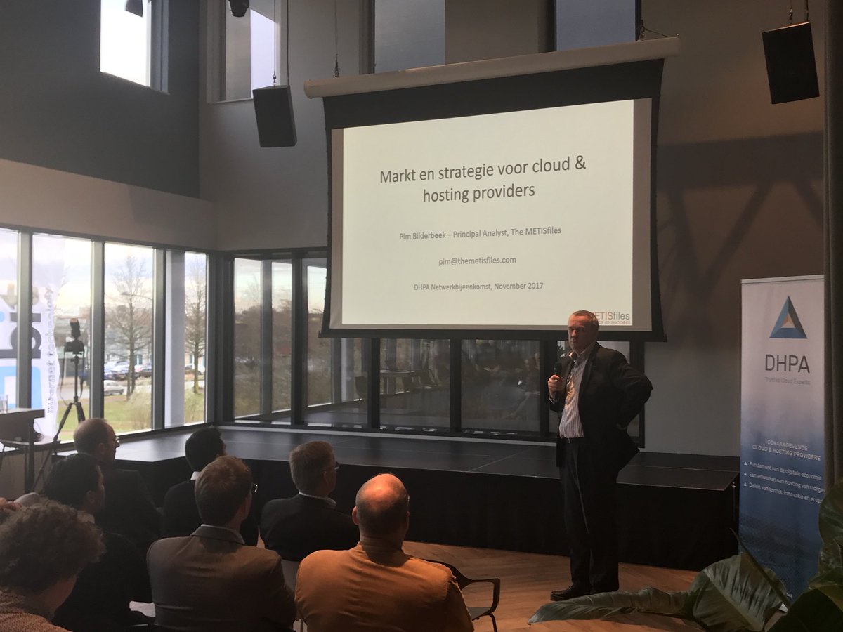 stichtingDHPA's tweet photo. .@pbilderbeek aan het woord over o.a. de omvang van onze sector en de toekomst #netwerkbijeenkomst https://t.co/dcTawIGm4Z