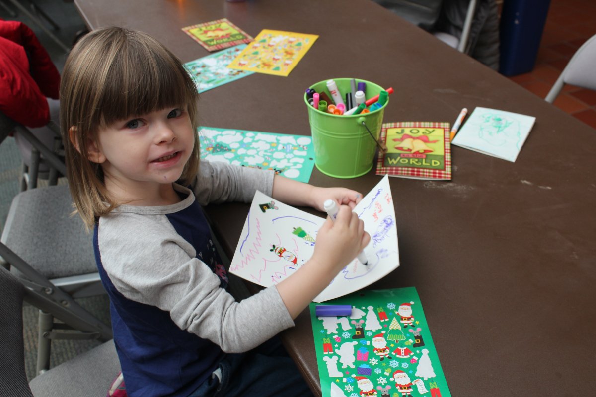photodb's tweet photo. Before dinner, will you send a card to our heros? Holidays for Heroes program is underway. #holidaymail #NEORedCross https://t.co/tzzRomrT45 https://t.co/si3aBClxES