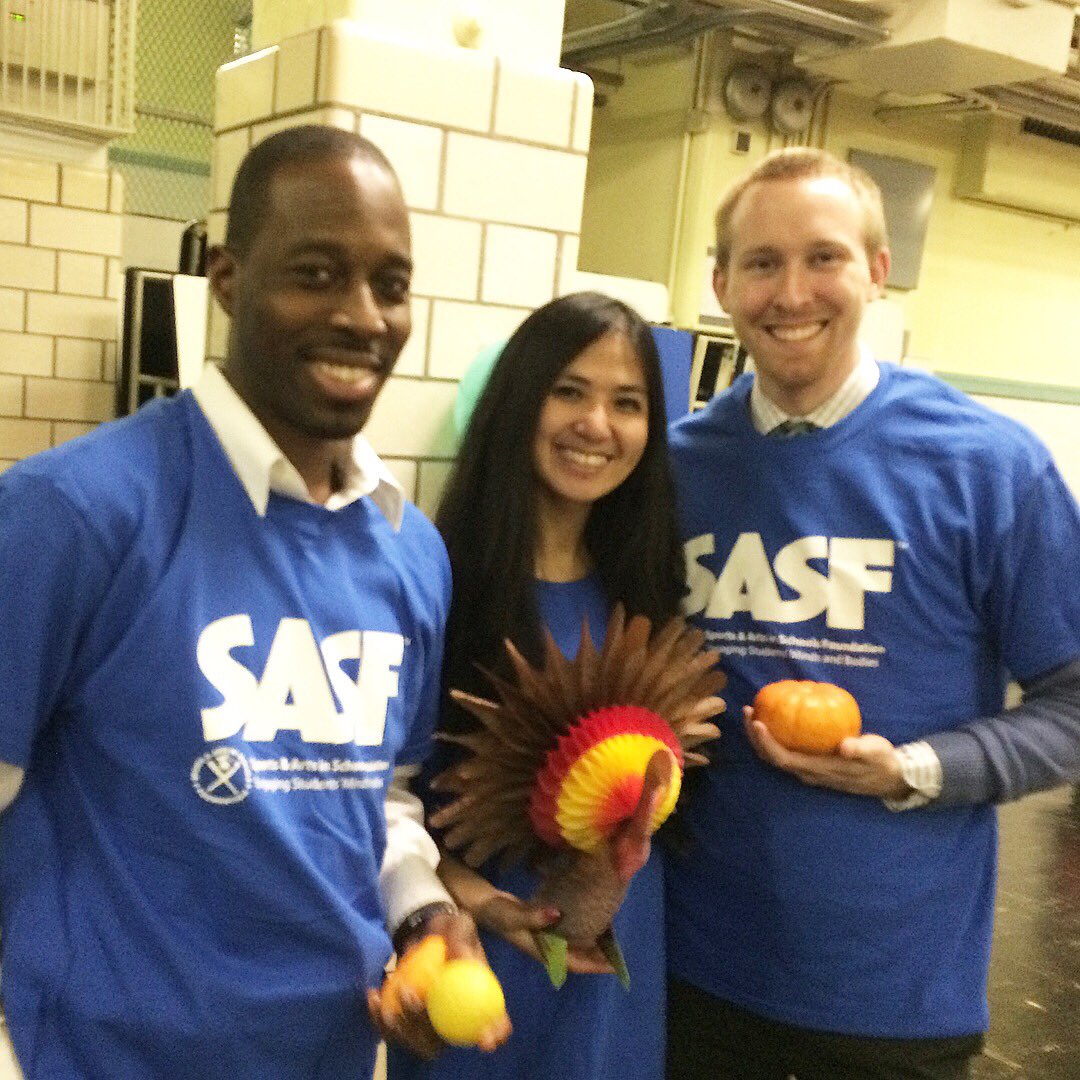 NYEdge_YPC's tweet photo. Happy Thanksgiving from the @sasfny_cc! 

We are thankful for our amazing volunteers and @sasfny staff for all that they do to provide students with #afterschool programs! #sasf #sasfcc #volunteer #nonprofit https://t.co/6LLer5qXJ9