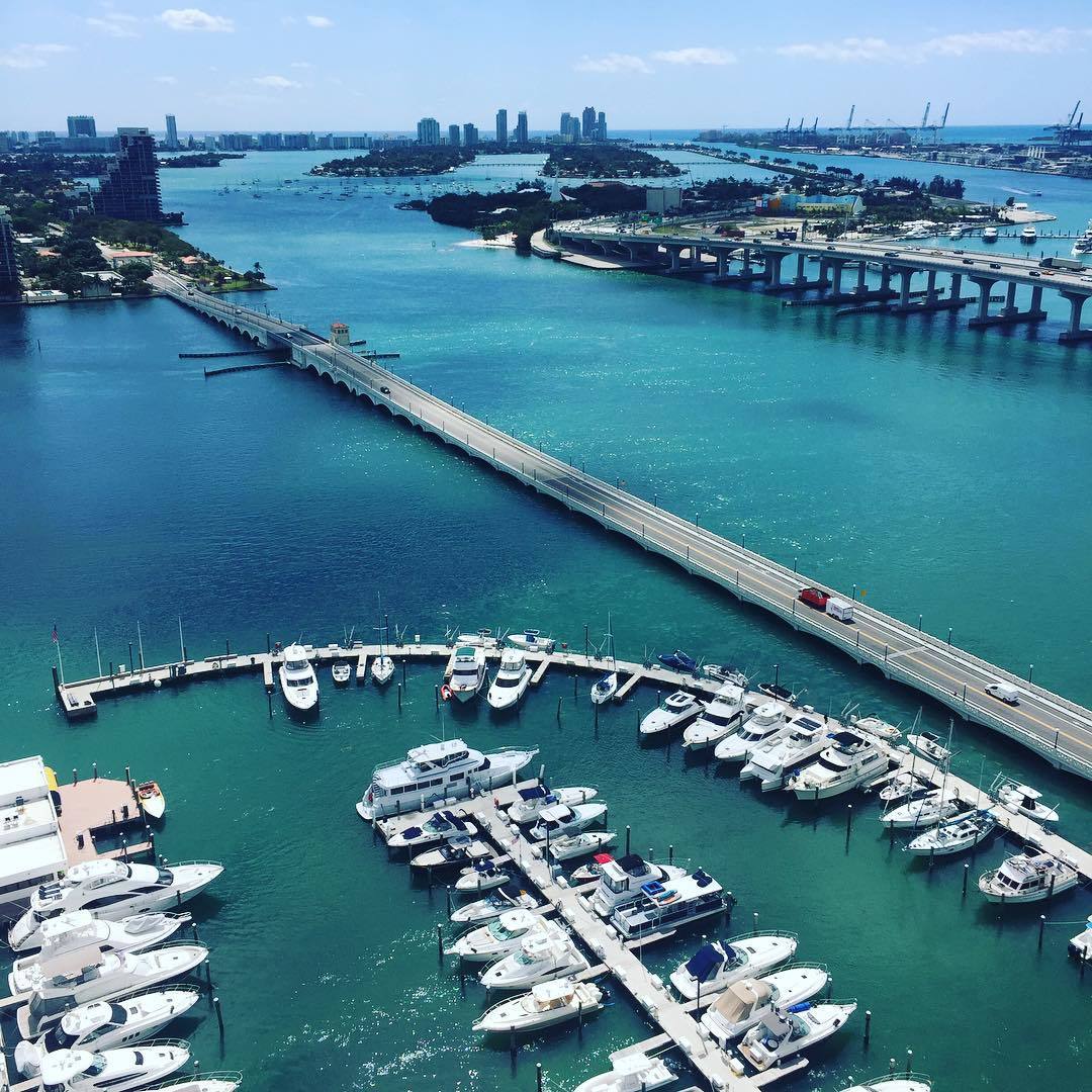Happy #Thanksgiving from the Marriott Team. Give #thanks to those you love! We're thankful for our everyday #BiscayneBay view. 📷: sarabmelv