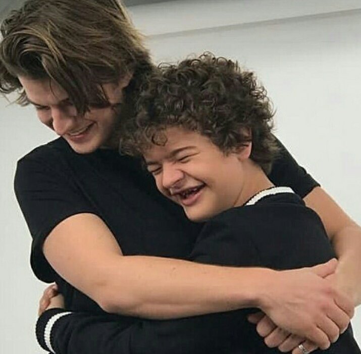 OVERAGA1N's tweet photo. MIREN A JOE Y GATEN ABRAZANDOSE, ME EXPLOTÓ EL CORAZÓN DE LA TERNURA, SEND UNA AMBULANCIA https://t.co/JX1xjbJ9jU