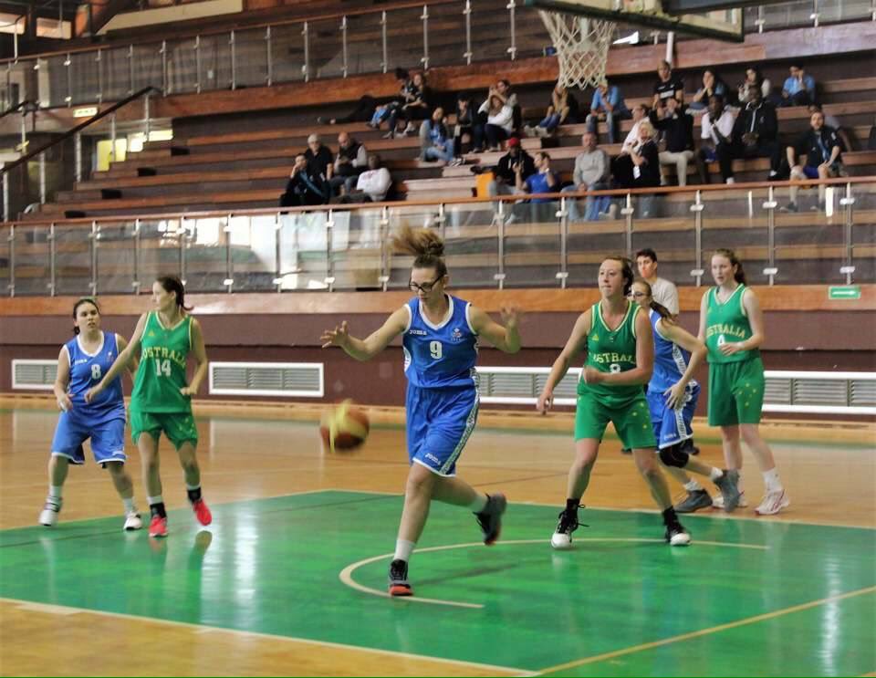 Stefeu18's tweet photo. Fin du parcours des filles au championnat du monde de basket @INASsport à Loano.
Médaille de Bronze 🥉on perd 13-11 le dernier match et il fallait gagner de 2pts pour aller en finale.
Supe prestation des filles qui perdent de 1 et 2pts l'équipe qui termine 🥈@Tous_Au_Sport https://t.co/ApzZIzF18P