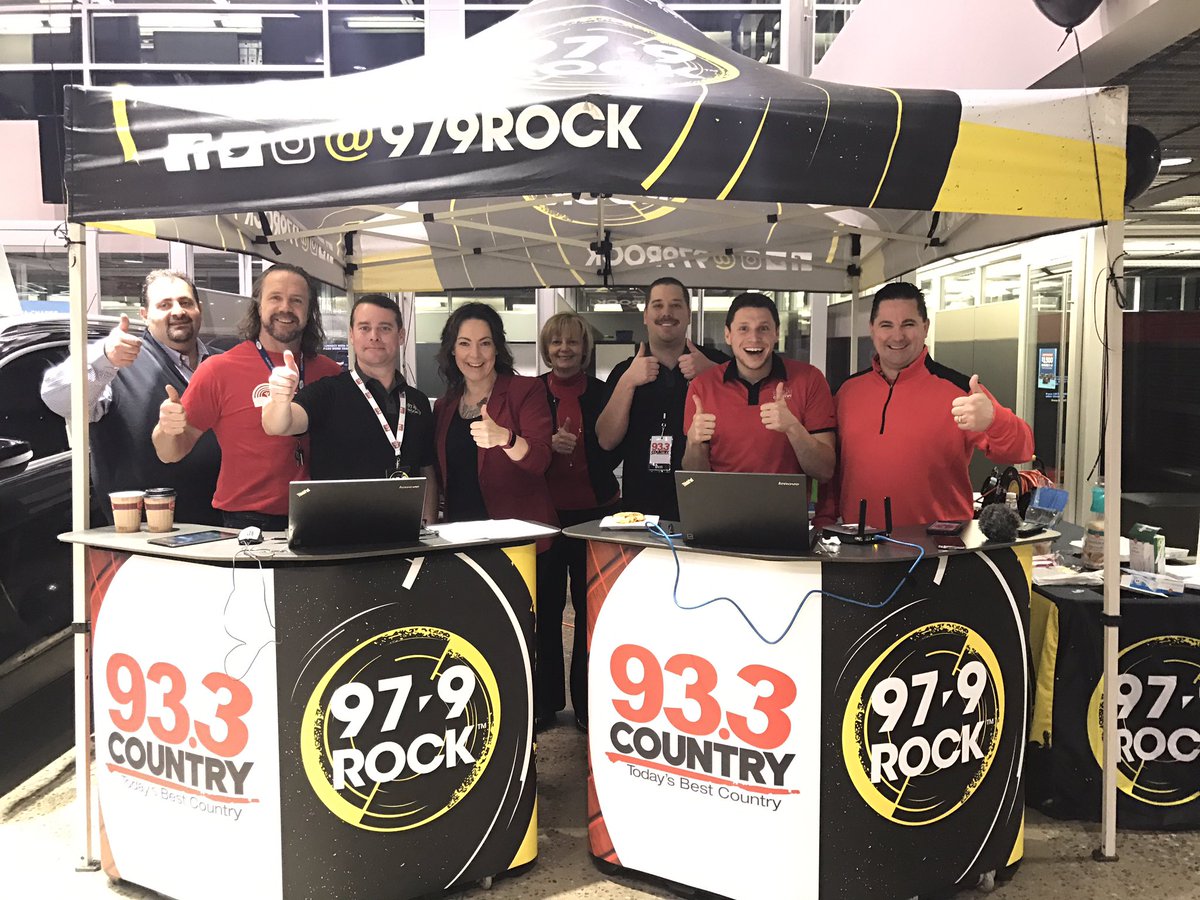 FMWBUnitedWay's tweet photo. We are at the United Way radio event at @NorthStarFord! Come on down and say hi and get a delicious breakfast sandwich by donation! Tune in to @Country933 @979Rock to learn more! #ymm #allofus https://t.co/72W3EN8elj
