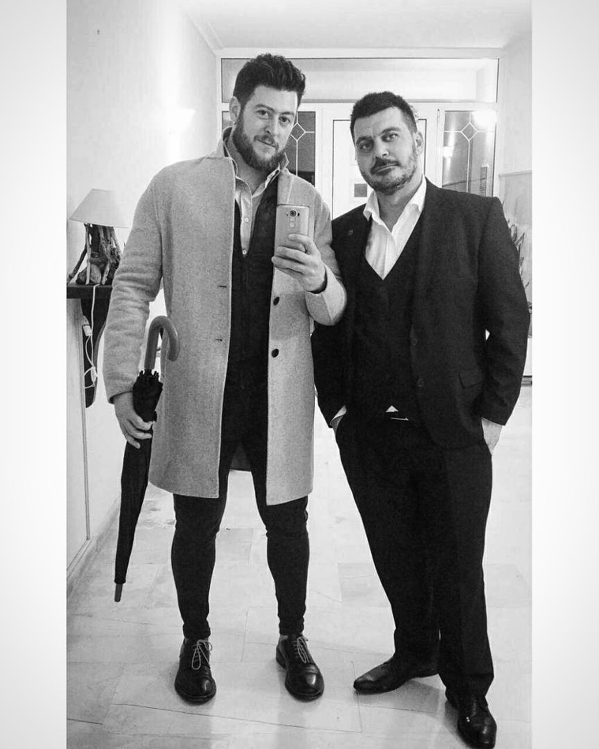 Infashionapp's tweet photo. Black and white, 2 colours, 2 friends. Infashion is more fun with friends. Share the secret from the link in the bio
#together #mensfashion #umbrella #suit #jeans #inspiration #morning #event #evening #fall https://t.co/iA7qdYjd1y