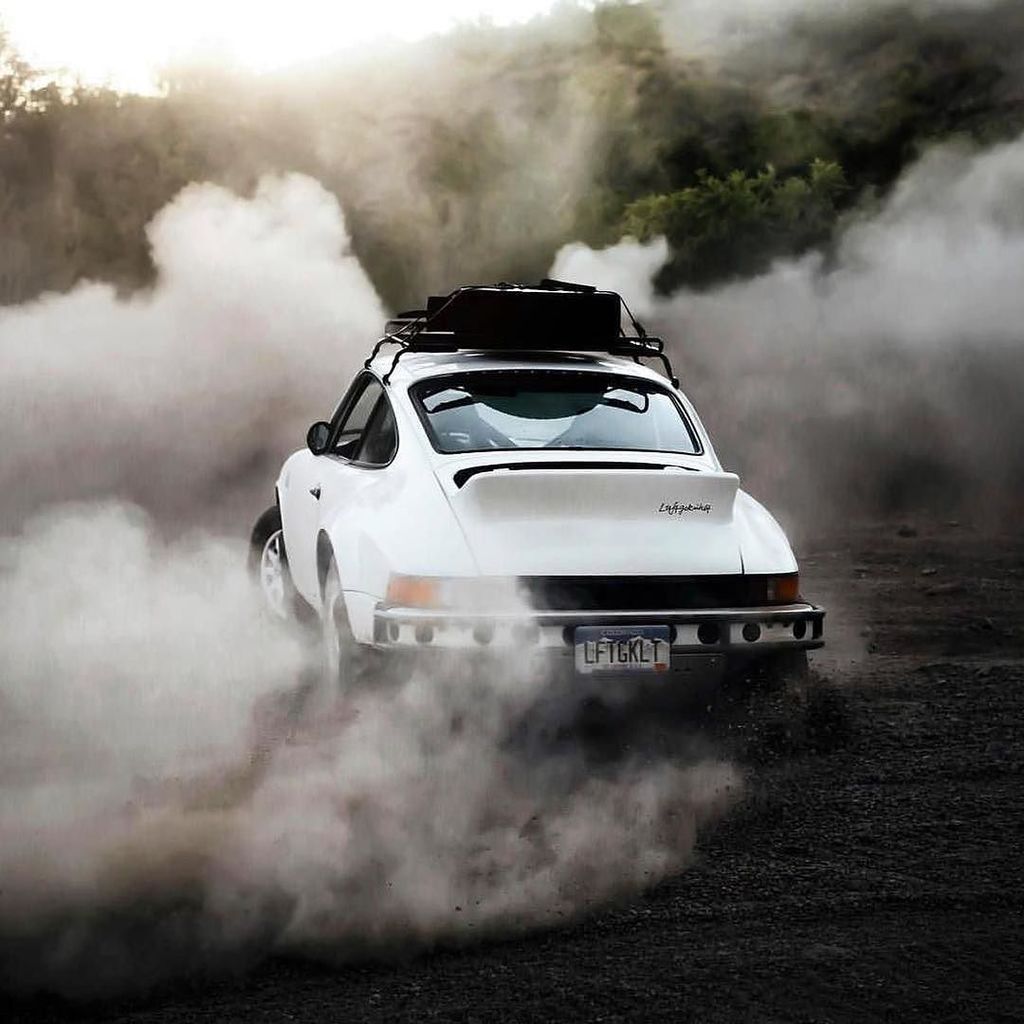 KoolStu2f's tweet image. Porsche drifting. (📷: @ekoges)
 #kool #koolstuff #koolcar #drifting #DriveTastefully #Porsche ift.tt/2BgI1gD