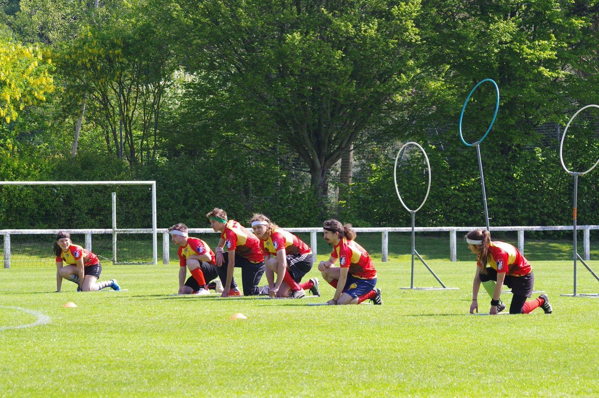 LaColocPhenix's tweet photo. Vous les avez sûrement déjà vu à l'entrainement sous la galerie vitrée du Campus 1. Les Burning Hippogriffs - Quidditch nous expliquent leur sport, demain dans La Coloc ! ⚡ https://t.co/j5E3D9NsnO