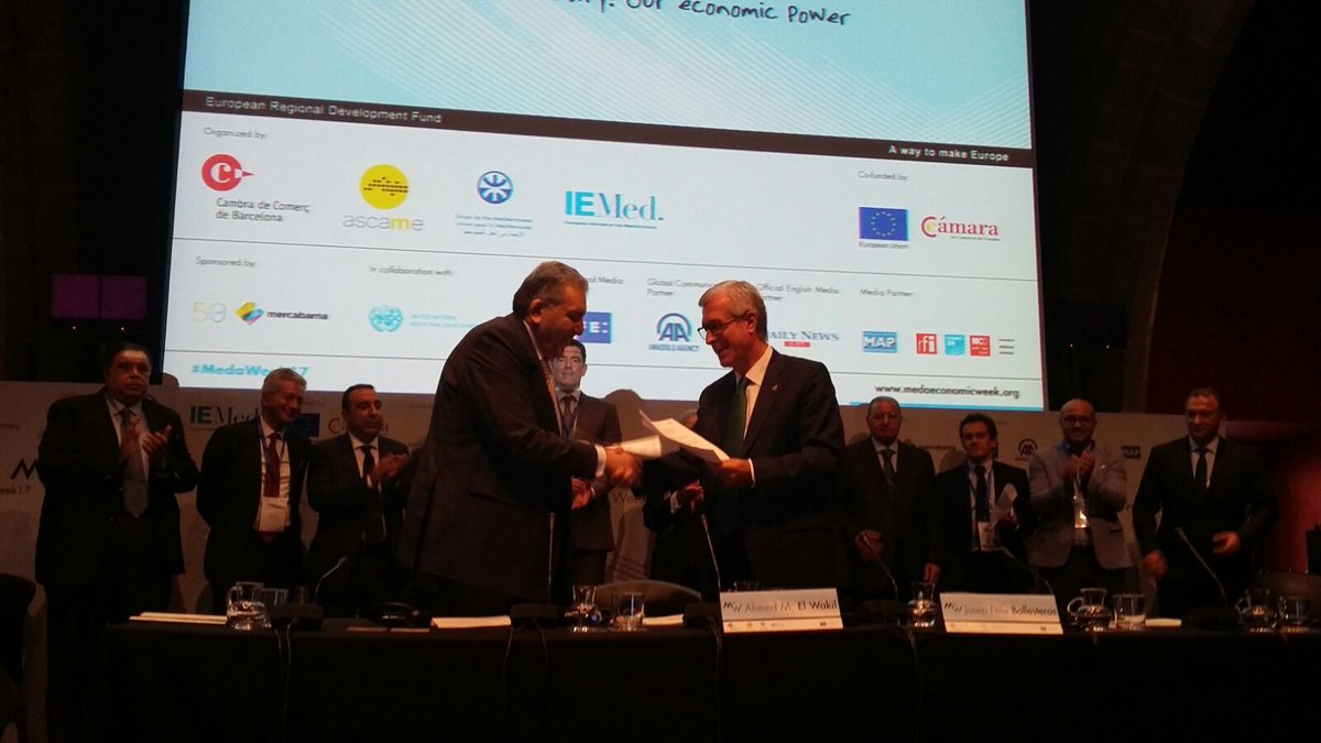 TGNAjuntament's tweet photo. Ahir els #JocsMediterranis van rebre un premi durant la gala d'@ascameorg, @cambrabcn, @UfMSecretariat i @IEMed_, a #MedaWeek2017.
➡ Aquest matí @pfballesteros ha presentat els Jocs a la inauguració de l'11a Setmana Mediterrània de Líders Econòmics.
ℹ https://t.co/oASwqrAyMz https://t.co/3OpeHTQa6V