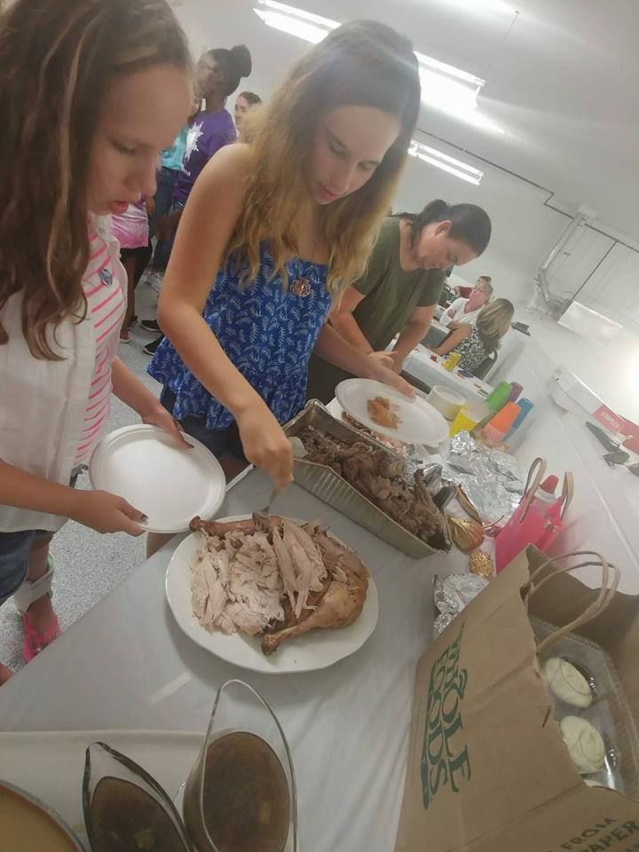 CompassHomestay's tweet photo. Happy Thanksgiving from Compass USA! https://t.co/ceSaAflC6a
