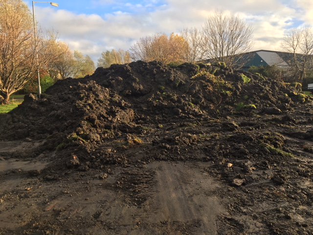 FREE topsoil. few tonne to move. Collection only from 33 Bellingham Drive, NE12 9SZ. Good quality/no clay. Thank you