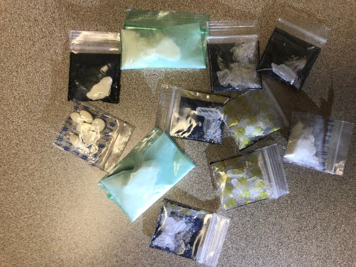 MJPolice's tweet photo. Good morning #citymj drug dealers. Please check your “supplies” and let us know if you’re missing +$1000 of “meth” and “coke”. We found these discarded early this am. If you don’t want to contact us don’t worry, we’ll fingerprint the bags and be in contact with you. #Don’tDoDrugs https://t.co/C2dlWtNYeP
