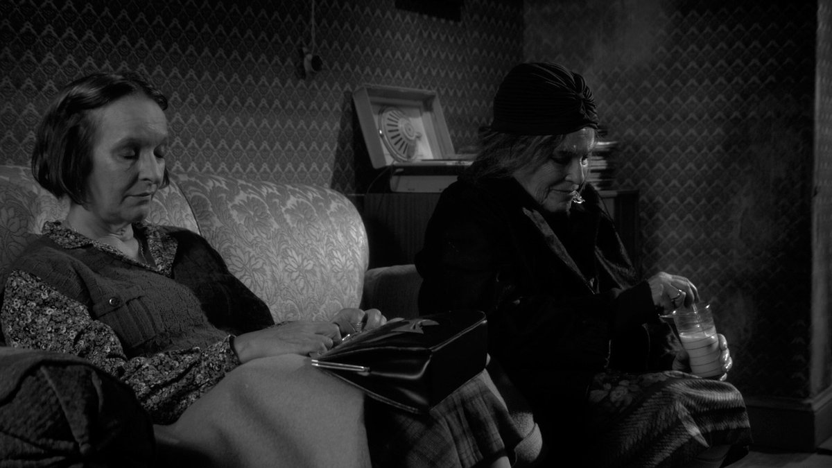 Expertas en mal de ojo y otras dolencias que los médicos no curan. Se adaptan a tus horarios.🤡
Horarios que #OjosdeMadera 🏃‍♂️cambia a partir de hoy.
En @LIFEFilmsUY 21 a las 22:20
En la Nelly Goitiño de juev.a dom.18:30
Mirá el trailer 👉tinyurl.com/y7p6986z