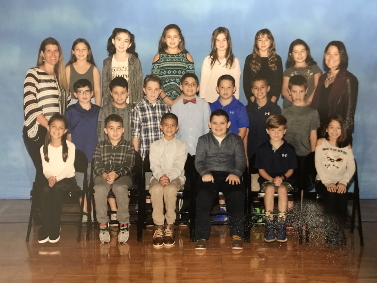 MrsMoody10's tweet photo. We are thankful for each and every one of you.  Happy Thanksgiving to all of our families! @ForestLakeWsd https://t.co/Ct6jy2Mu0v