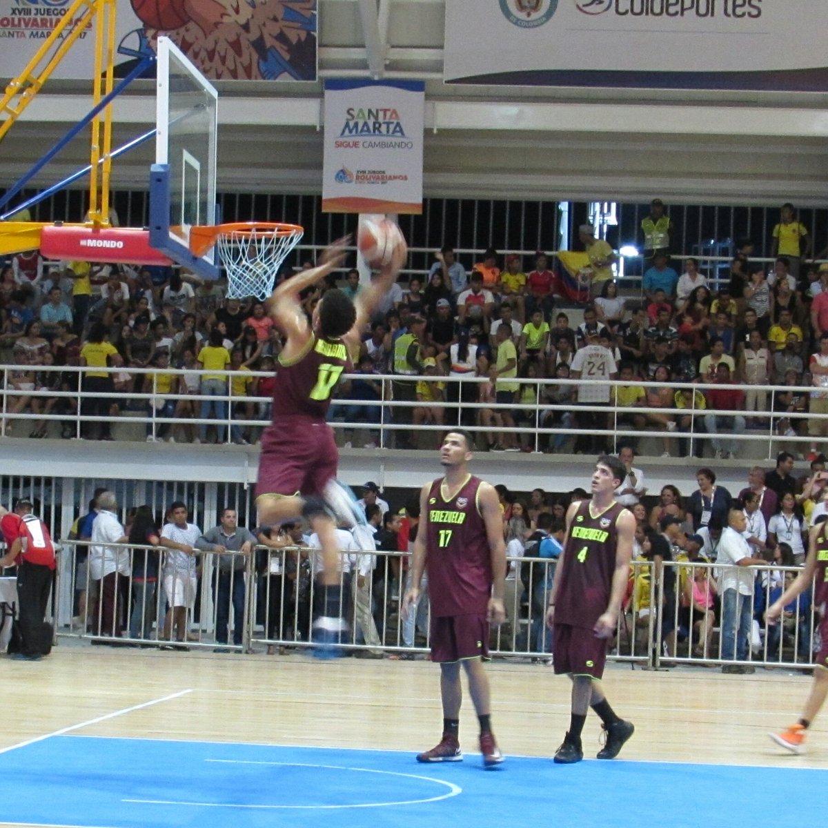 Ernesto Hernandez (h23_ernesto) Twitter