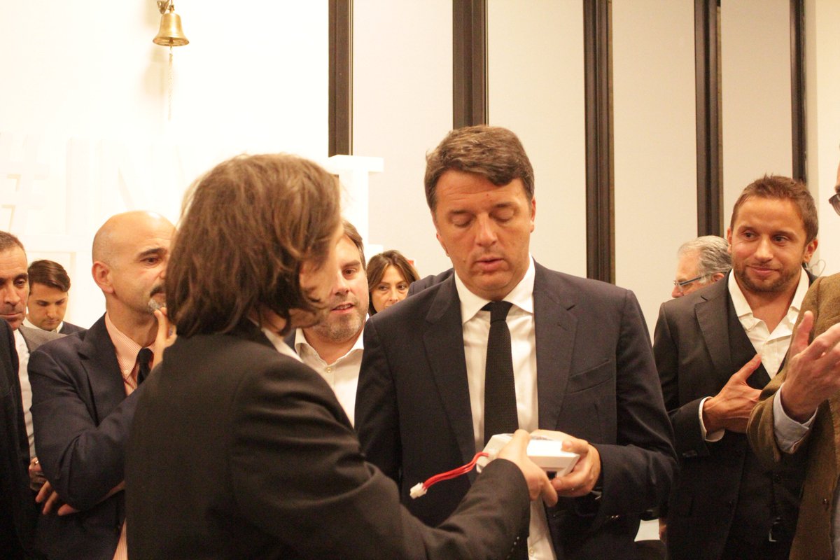 LUISSEnLabs's tweet image. In #LUISSENLABS @LVentureGroup the #innovation #hub @matteorenzi meets @InTimeLink the #startup that changes the rules in the #vendingmachines field making you connect your clients to your machines