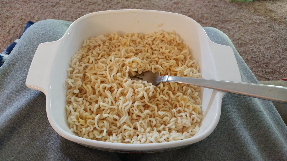 coffeeman402's tweet photo. Sick at thanksgiving so here's my dinner! @Husker_Nick Heard your plate plans on KX so please eat an extra for me! #ManDown #ExtraPlate https://t.co/Un5OoeawKm