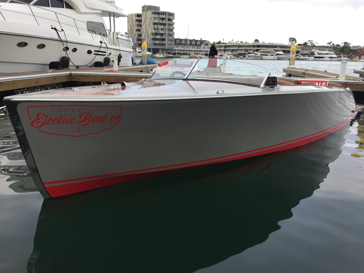 E_Boat_Co's tweet photo. #HappyThanksgiving from the CEBC #family! What a perfect occasion to enjoy the day on the water with your loved ones. 🙏❤️🛥️ https://t.co/xnQC37debd