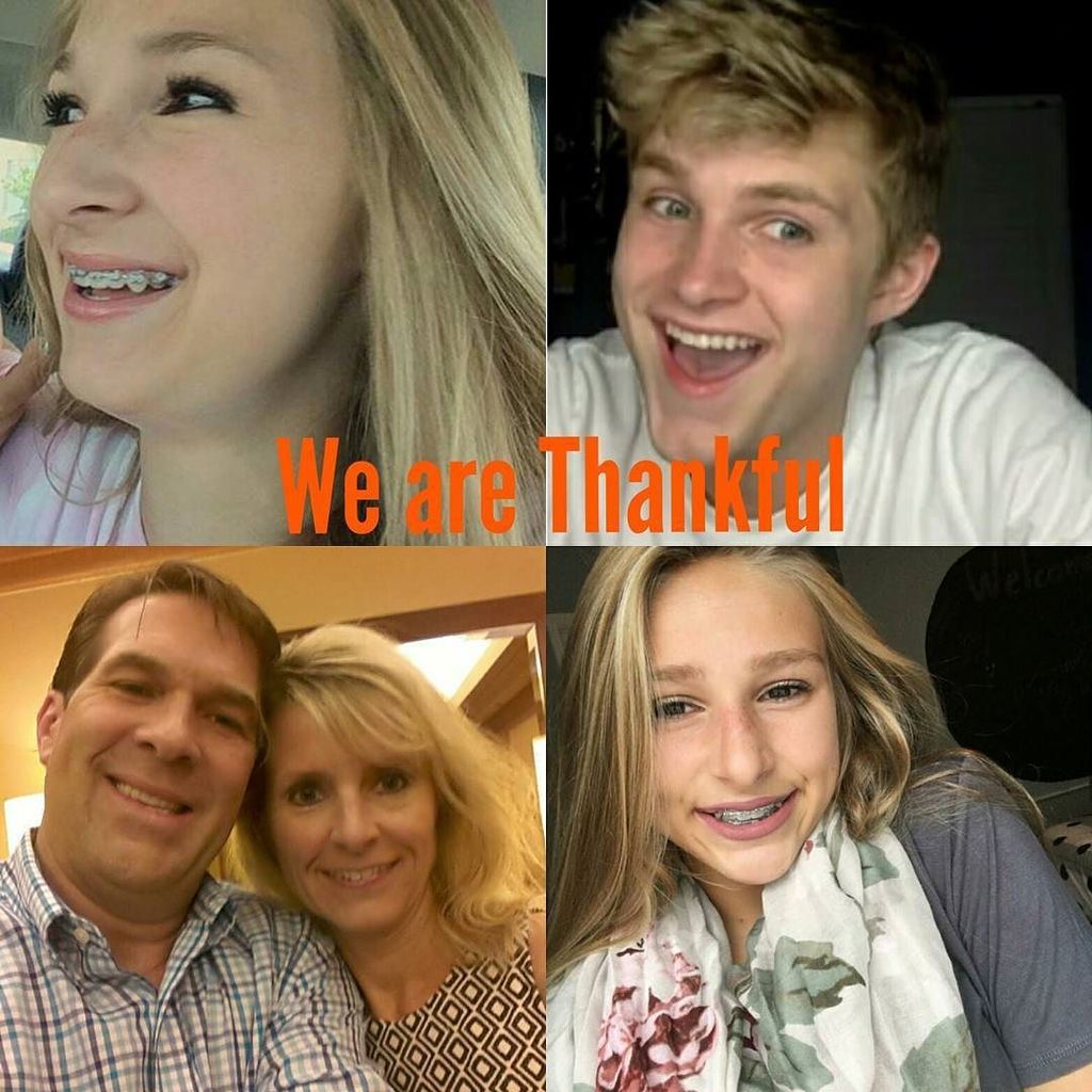 SiMonkeys_'s tweet photo. We are incredibly thankful for this amazing family! Happy Thanksgiving! #simonbritton #simonkeys https://t.co/dkN3TyhNFQ https://t.co/dceblJYksu