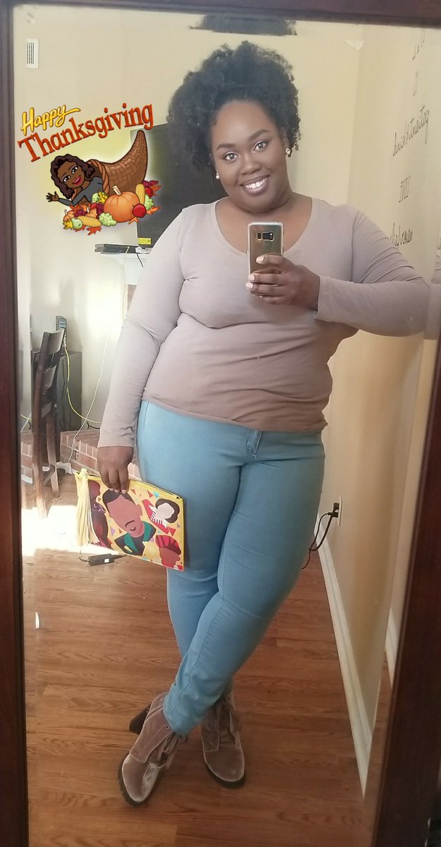 LovedByBrittany's tweet photo. Happy Thanksgiving from #NeckUpTwitter, #NappyTwitter, #BigForeheadTwitter, And #BigKindaFineTwitter https://t.co/3gYskHCyK2