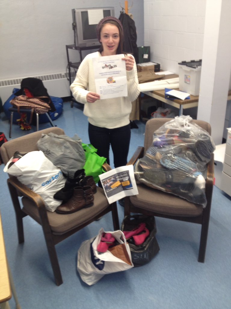 MsMGaylord's tweet photo. Helping kids put their best foot forward. #soulsforsoles #20Time Project #globalization @CHSS1 https://t.co/HbxzXDHobM