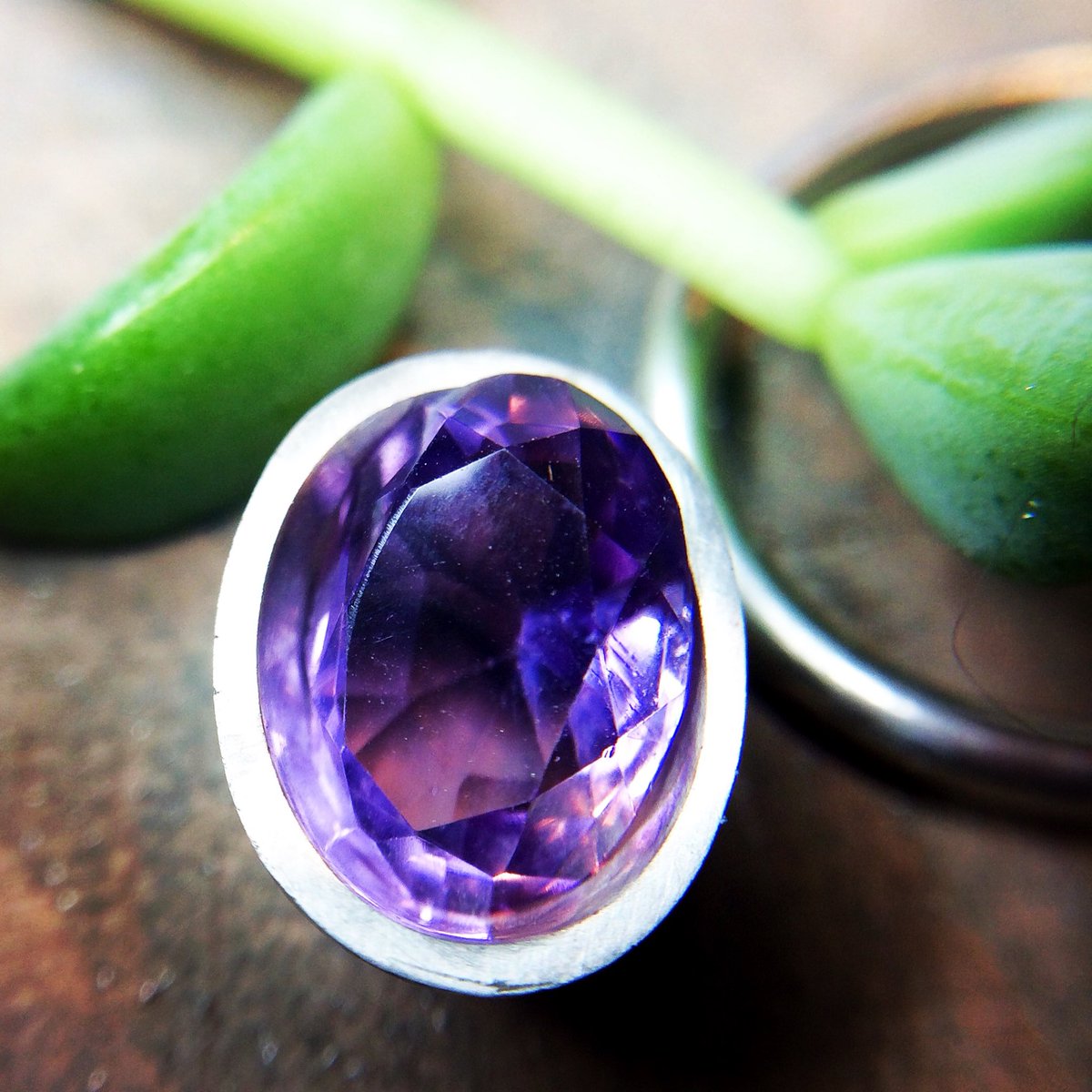 KateHodgson6's tweet photo. Getting ready for the London fair with @SelvedgeMag on the 2nd Dec with this #amethystring https://t.co/ivJus8GKvd