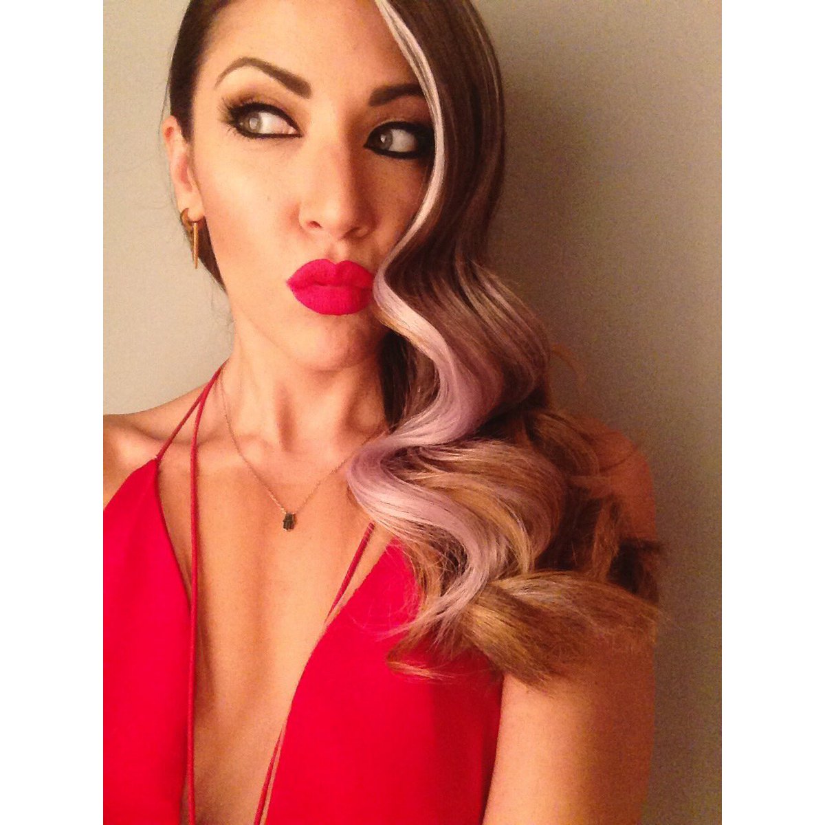 i_amantonella's tweet photo. Tomorrow night baby..FOTAERIO! @Kings_Band #ploutarchos @Vrettos_Ilias https://t.co/L84eBB5T7B