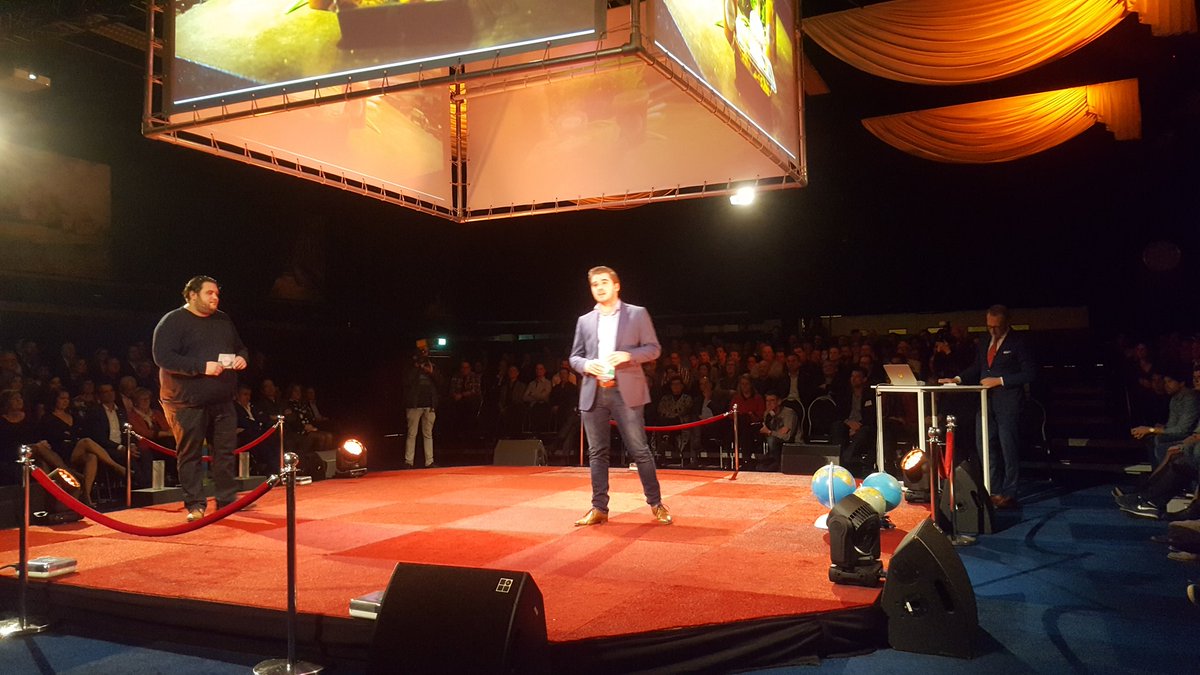 Ondernemerprijs's tweet photo. Tweede smakelijke pitch van Roel &amp; Jules Francken van OPSCHEPPERS! #ohm17 #ondernemen #versemaaltijd https://t.co/31P5SMuLmg