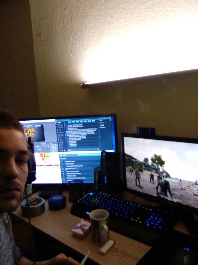 asse_tv's tweet photo. #PUBG #twitch schaut doch mal rein roadto500 follower :)
https://t.co/YaiG7AQEEG https://t.co/RMdyy88gdM