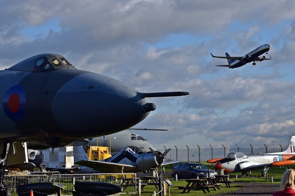 sirlordio's tweet photo. @ema_airport 05/11/17 #avgeek #potn #ryanair #boeing #737 #takeoff #avro #vulcan #XM575 #aeropark #eastmidlandsaeropark #EastMidlandsAirport #EMAAirport #flyeastmids #egnx #EMA #aviation #photography https://t.co/HBjHVHsnxf https://t.co/eE6sEnO8PZ