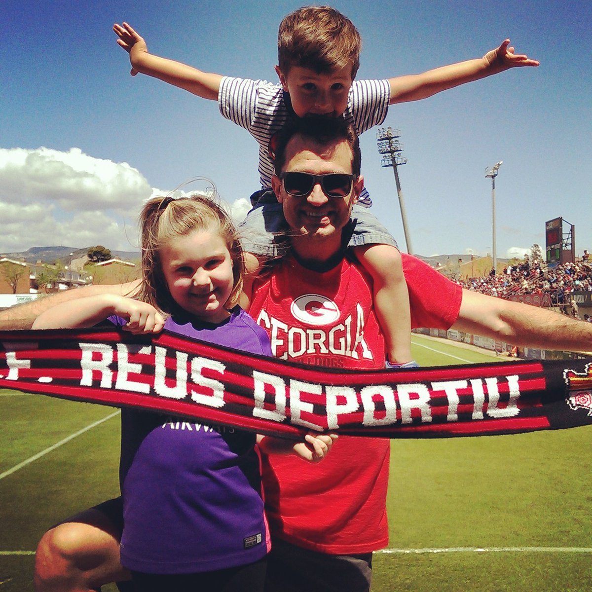 EnriqueNoticias's tweet photo. Happy 108th. Birthday, @cfreusdeportiu!!! Proud of my hometown's football club!!! #ForcaReus #CFReus #Reus 🔴⚫️🔴⚫️⚽️❤️💪😉👍 https://t.co/UeJd7VynRz