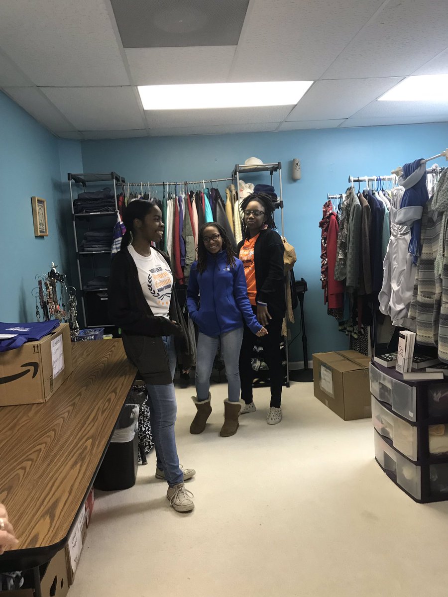 Today our Student Government spent Thanksgiving with Balm in Gilead... serving people in need! #therealreason #giving <a href="/SVMSbobcats/">SVMS</a> #SGA #education #middleschool #thefuture