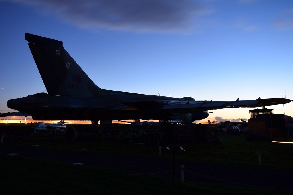 sirlordio's tweet photo. @ema_airport 05/11/17 #avgeek #potn #avro #vulcan #XM575 #aeropark #eastmidlandsaeropark #EastMidlandsAirport #EMAAirport #flyeastmids #egnx #EMA #aviation #photography #longexposure https://t.co/Eac9QRAjdl https://t.co/FuQdKpwbBm