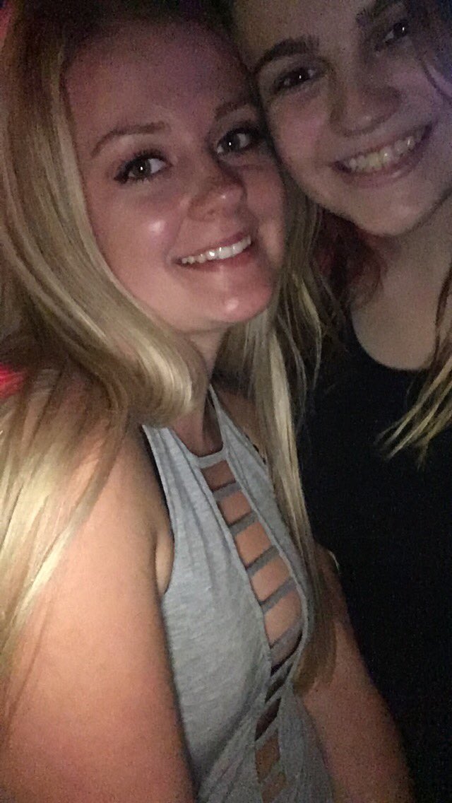 abigailcasey15's tweet photo. also so thankful for @SavannahRae1997 💙 love and miss you lots and you're in my thoughts and prayers💜 https://t.co/FjKbBV5gvK