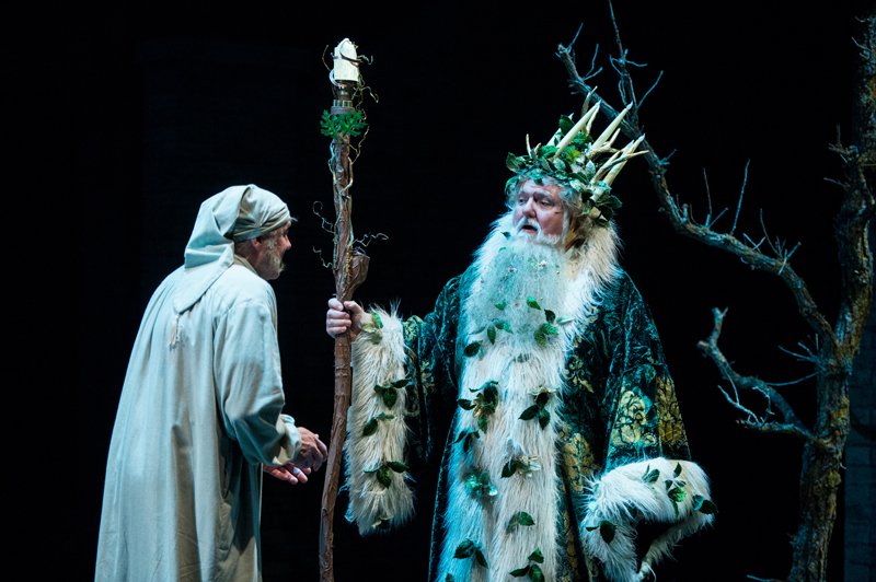 It's Opening Night! Oh Joy! Come watch Christmas Present drop some knowledge on Ebenezer Scrooge 🕯️🕯️👉goo.gl/e249nQ