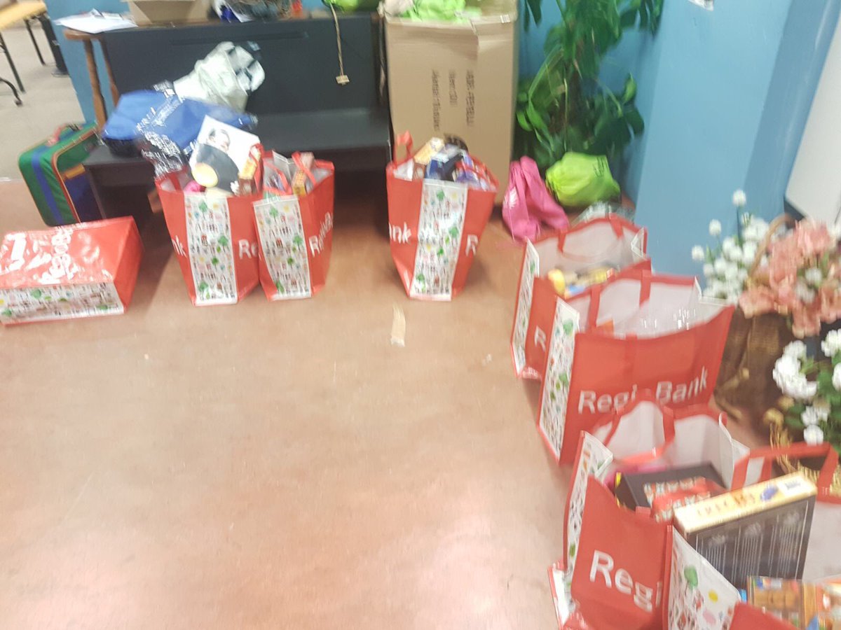 UUitdaging's tweet photo. #utrecht #krachtdag #ouders #kinderen #armoede een dag zonder zorgen met dank aan @Studiekring @PoliserviceBV @devolksbank @JCIUtrecht maatjes https://t.co/3LcAlzoN3J