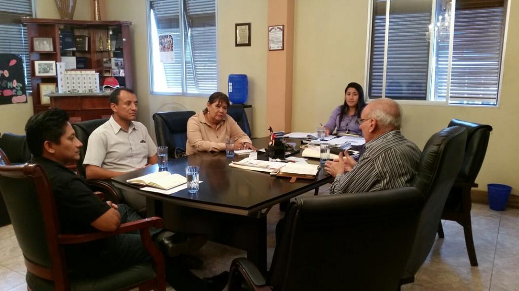 ISTPEM1's tweet photo. Docentes a cargo de la OC se reunieron con el Rector de la @miunesum  para tratar asuntos relacionados a Vinculación y la REUVIC https://t.co/vxm7UHL2l5