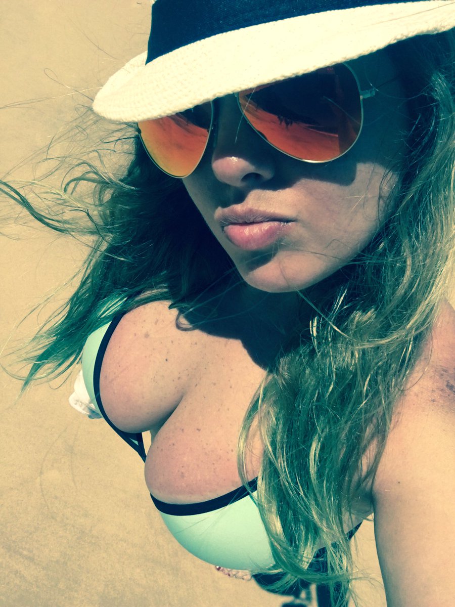 nenitabrava's tweet photo. Se sigue de vacaciones! No sé si vuelvo ehh 😜😜 #LindaSemana para todos! #Pitinga #ArraialDAjuda 😍😍🇧🇷🇧🇷 https://t.co/YSvoYepc72