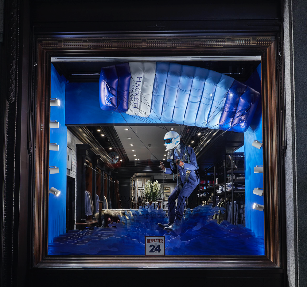 VM &amp; DISPLAY AWARDS: BEST USE OF MANNEQUINS IN A MULTIPLE
The winner is <a href="/HackettLondon/">hackettlondon</a> ‘Sky Dive’ in collaboration with <a href="/HarlequinLondon/">Harlequin Design</a>  #VMDA2017