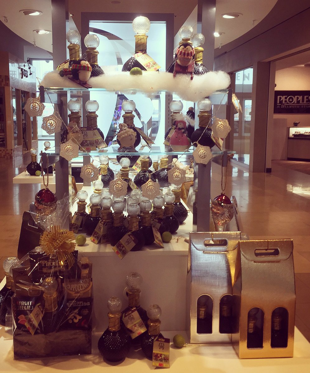 leaseCartWheels's tweet photo. Welcome new Pop-up Holiday location @erinmillstown ! LET'S FEED FINE FOODS all natural date syrup. Great taste! Beautiful presentation! #datesyrup #syrup #allnatural #crystal #pop-up #Mississauga #foodie #erinmills #Ontario https://t.co/J9dA765JSD