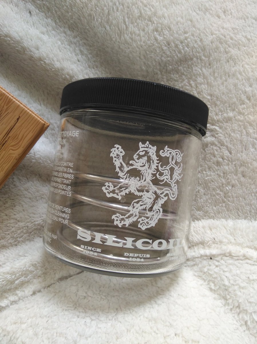nelisiane's tweet photo. Aujourd'hui j'ai reçu cette petite chose, je ne sais absolument pas pourquoi cette enseigne #Hyatts (de Buffalo) qui se trouve sur Amazon, me l'a envoyé!
C'est le genre de truc dont je me suis jamais servie! https://t.co/uQldtLJVaD