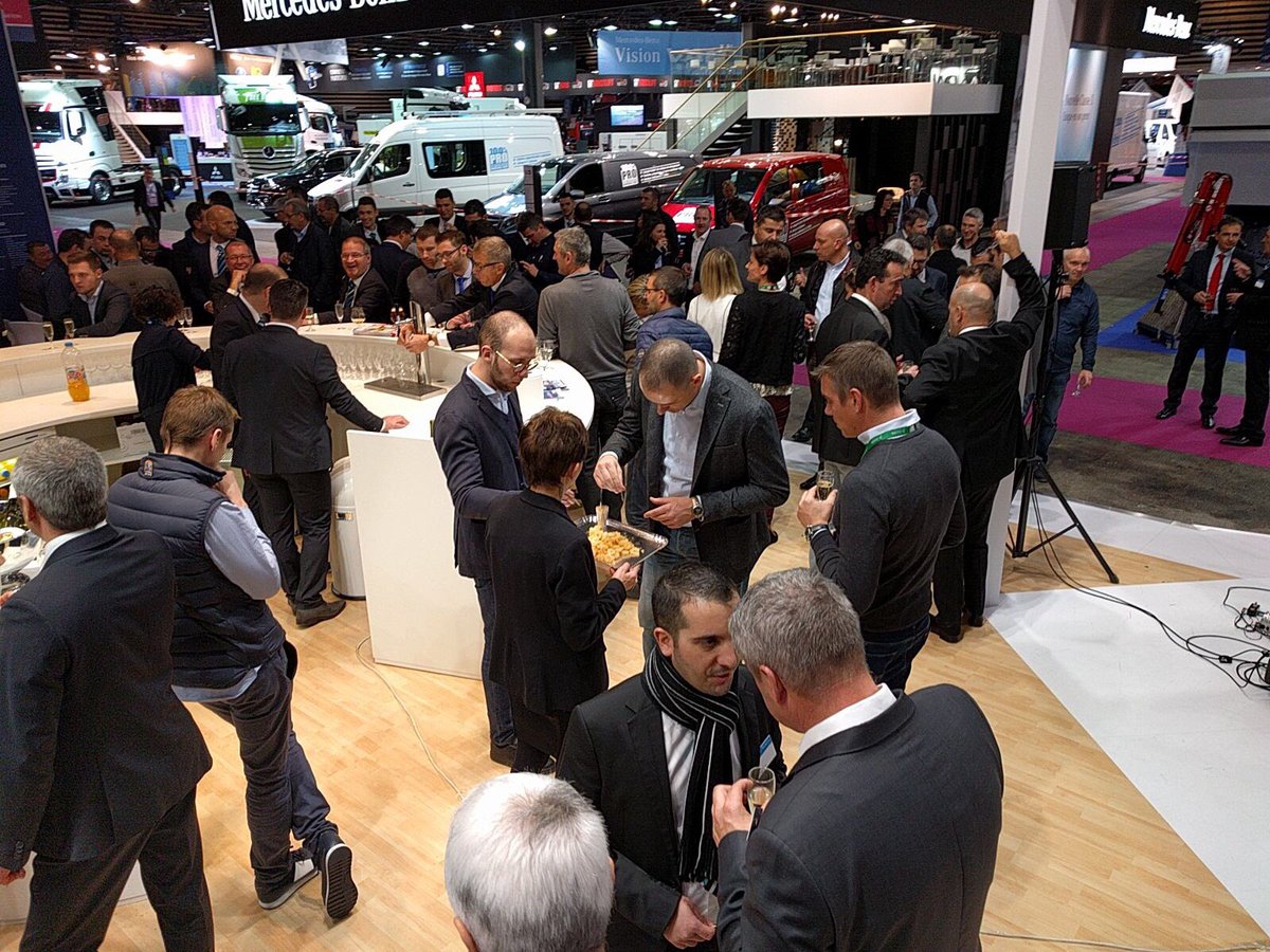 frigoblock_eu's tweet photo. Life from #Solutrans2017 ! #Party #celebration #slxi #hybrid #frigoblock #thermoking https://t.co/VO1h47pKMT