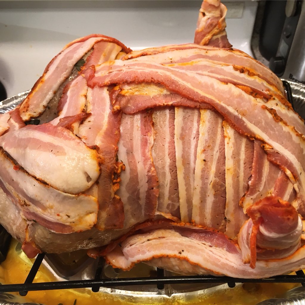 KitchenSprout's tweet photo. #TorontoRun🏃 to .@dilisos in @StLawrenceMkt #EverythingForThanksgiving #AmericanThanksgiving #FlavourInjector #CajunButterNBeer #BaconWrappedTurkey #HomemadeStuffing #HomeChef #HappyThanksgiving #FamilyNFriends #CheersFromToronto🦃🍴🇺🇸🇨🇦👩🏻🍳🦃🍴🇺🇸🇨🇦👩🏻🍳 https://t.co/5LFSWxcoSi