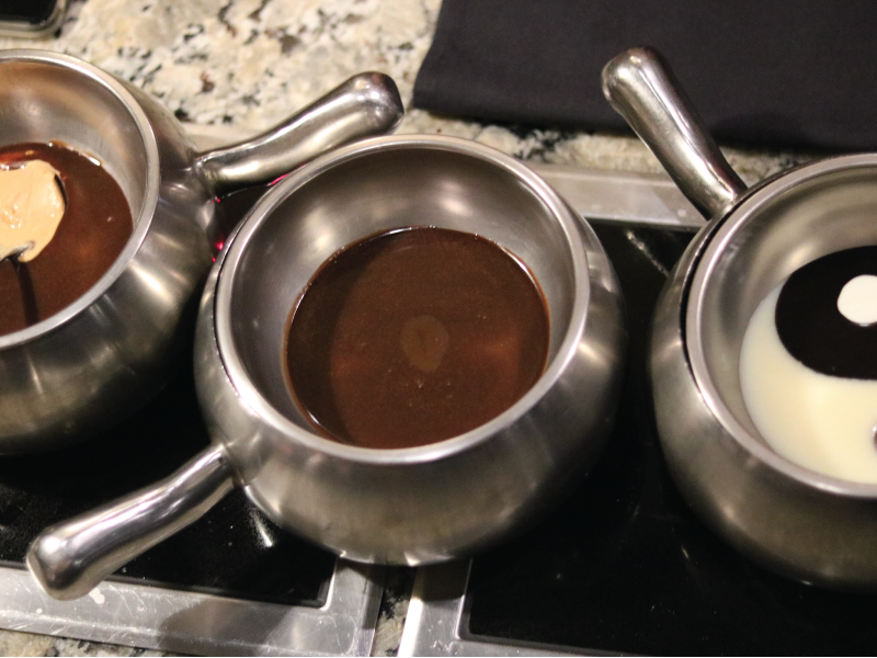 MeltingPotYEG's tweet photo. The dessert table of your dreams…#dessertmagic #fondue4life #meltingpotedm https://t.co/WM5sF5agwj