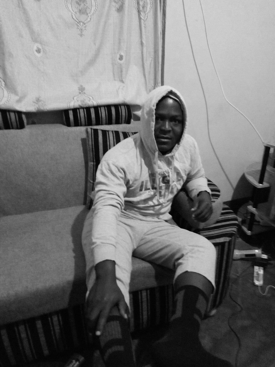 Kuyambuka35's tweet photo. ''expand yo size of confidence
for doing things u believe''
#Simamia unachoamini.
#kalalapa empire. https://t.co/hGqOm6kVK6