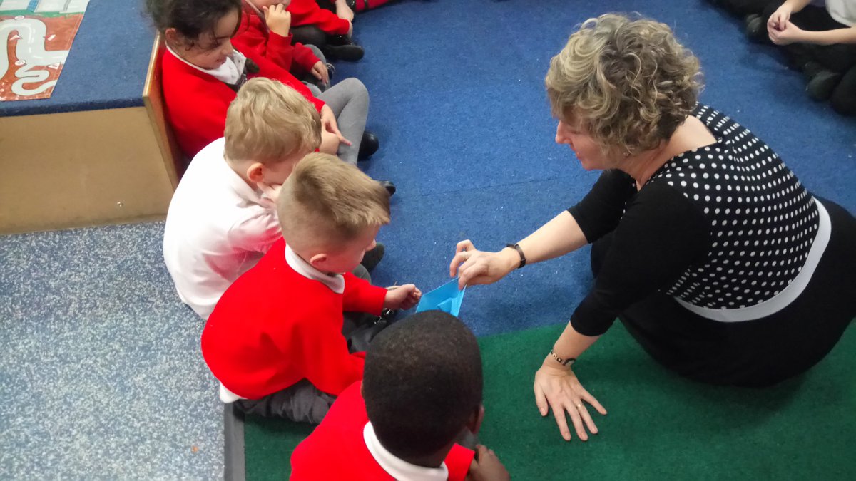 MonksAbbeyFS2's tweet photo. Reception experienced a fantastic interactive story about pirates, storms and Skegness! #monksabbeyrocks #reading80books https://t.co/f3soZtgxI0