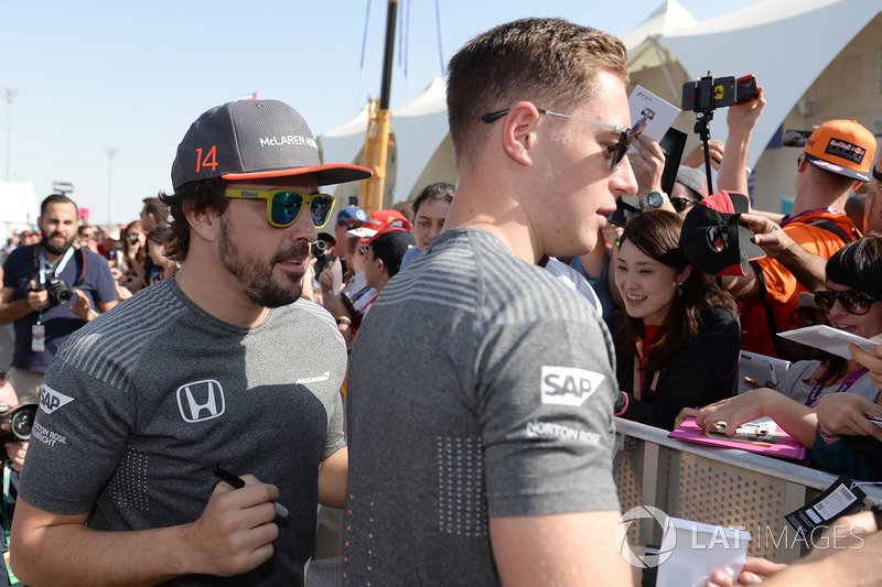 Supportalonso_'s tweet photo. #F1 #stoffelvandoorne #mclaren #fsv2 #teamstoffel #AbuDhabiGP @svandoorne https://t.co/6qtknGzJg7