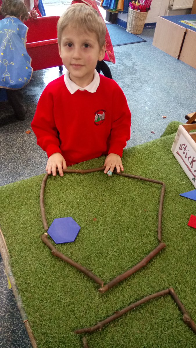 MonksAbbeyFS2's tweet photo. SHAPES! #monksabbeycounts https://t.co/lh4OxtL9sr
