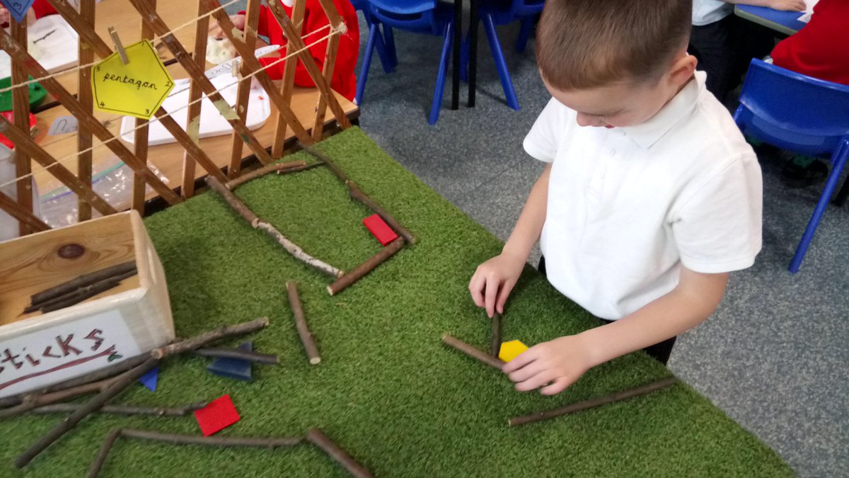MonksAbbeyFS2's tweet photo. SHAPES! #monksabbeycounts https://t.co/lh4OxtL9sr