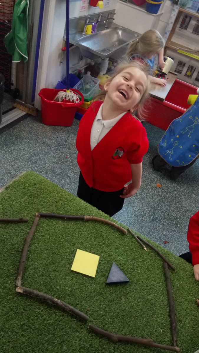 MonksAbbeyFS2's tweet photo. SHAPES! #monksabbeycounts https://t.co/lh4OxtL9sr
