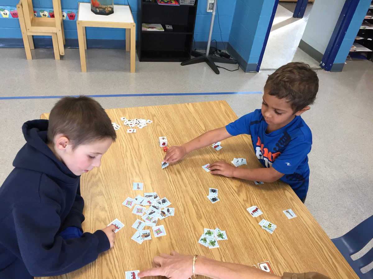 mrstswitz's tweet photo. Letter b- bucking bulls, balloons, bugs, beading &amp; bandaid bear. #bvalleyschool #csd71 https://t.co/BHmDG1PiIH