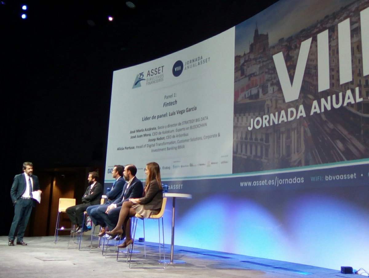 Panel de #fintech en la #jornadaasset. Gran interés en el #blockchain. Los datos son un activo clave si están bien trabajados